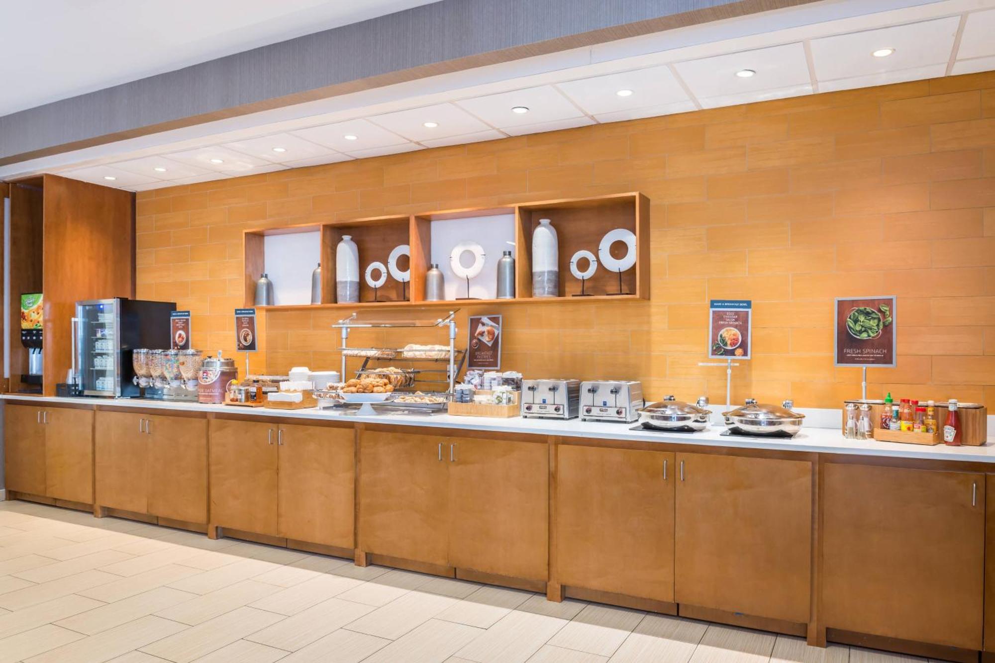 Springhill Suites By Marriott Huntsville Downtown Bagian luar foto