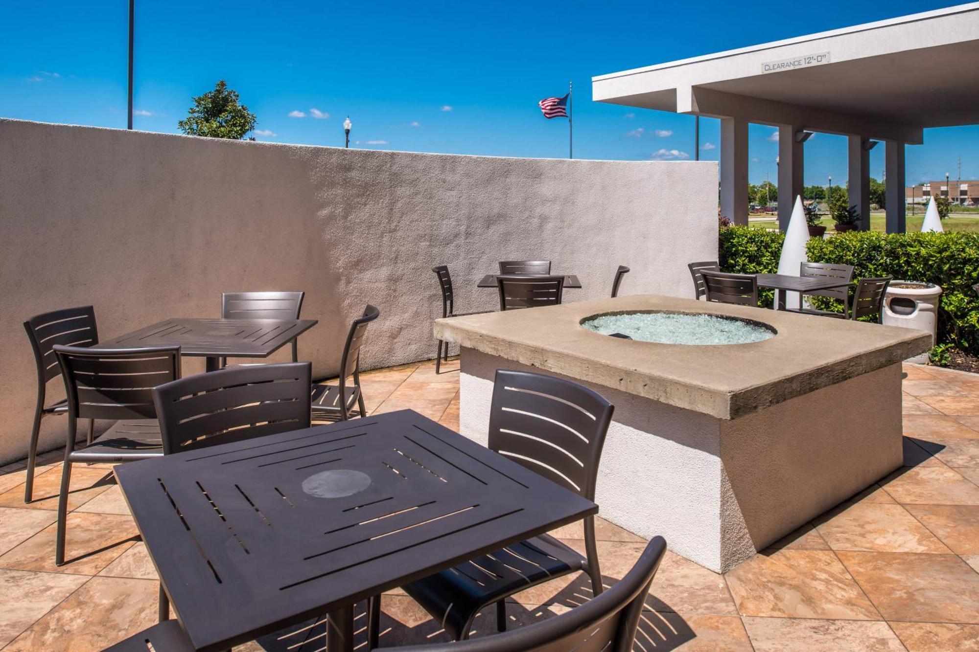 Springhill Suites By Marriott Huntsville Downtown Bagian luar foto