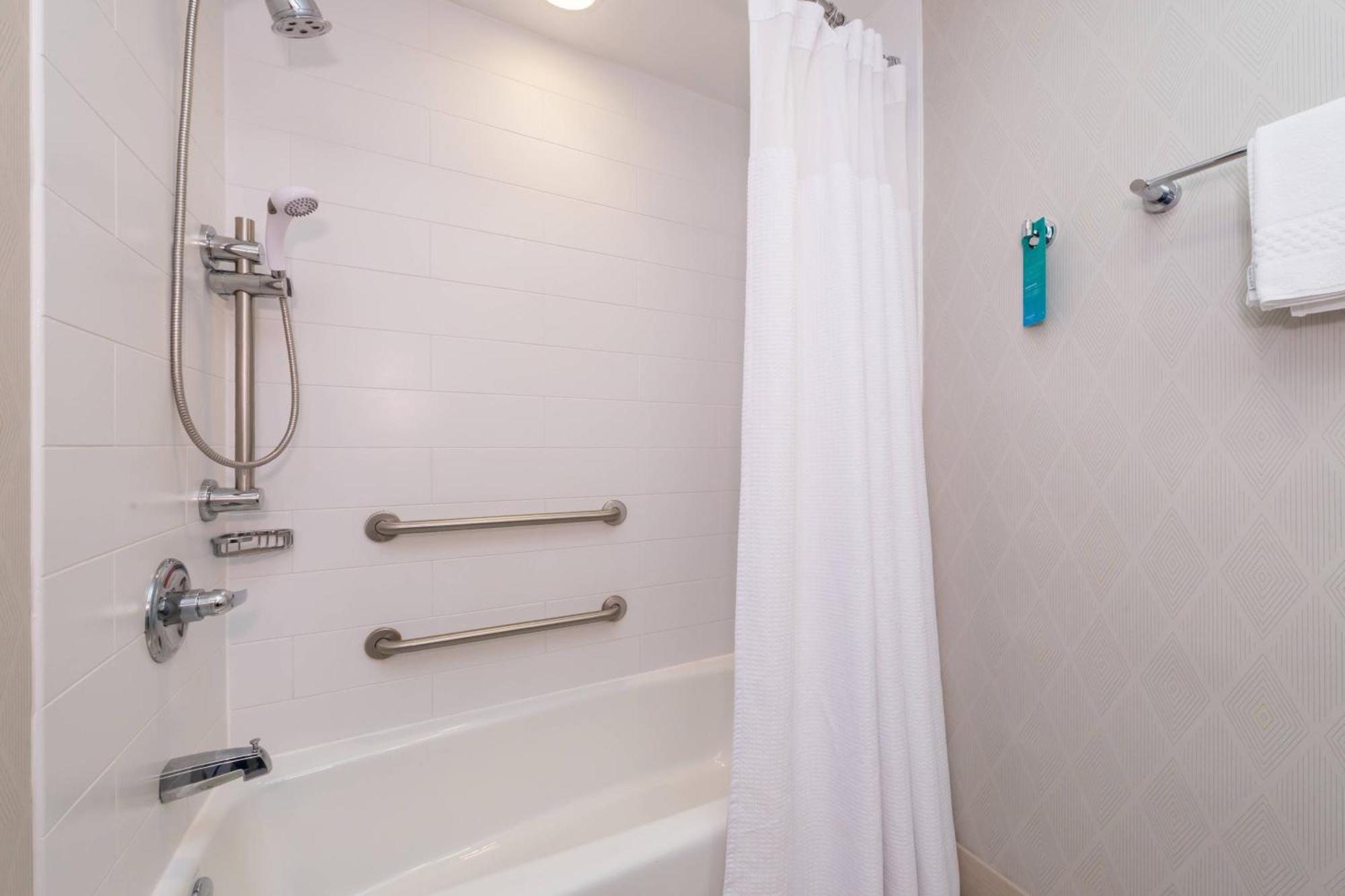 Springhill Suites By Marriott Huntsville Downtown Bagian luar foto